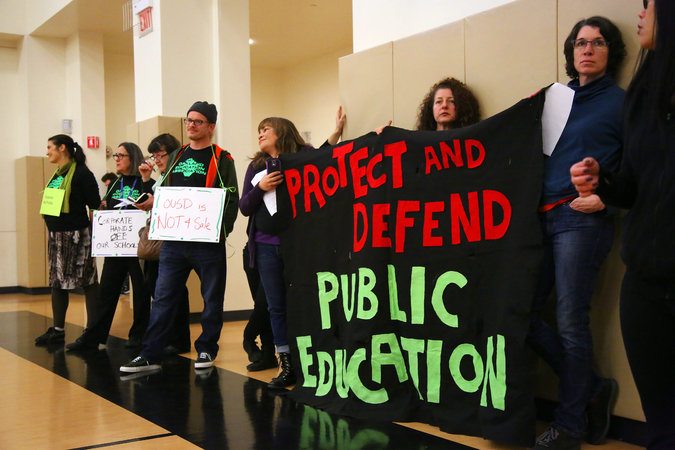 Report Calls for Pressuring School Districts  to Turn Over School Sites to Charter Groups