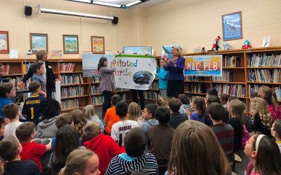 Secretary of State Ruth Johnson makes Reading Month visits to two Davison schools