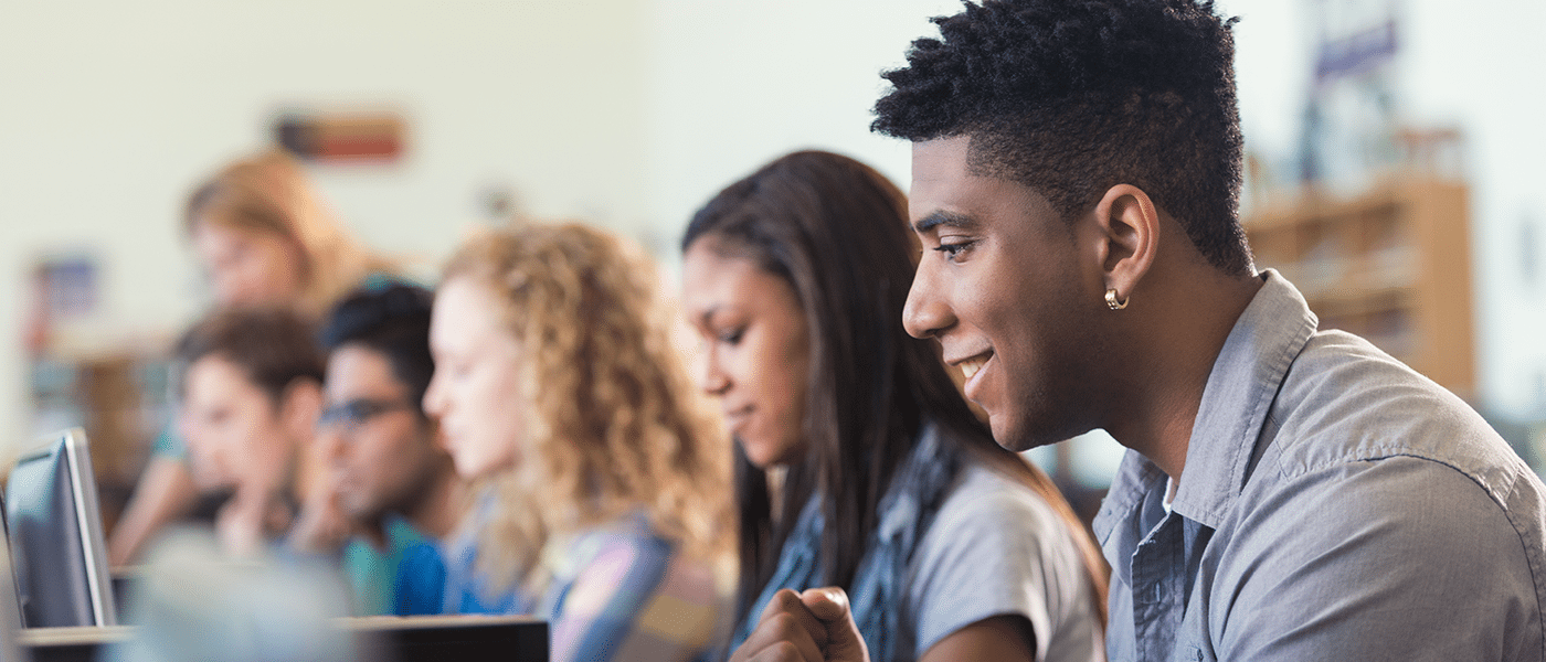 Student qism. Afro American. Студент Blacked. Лица студентов Black. College student Black in class.