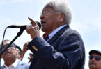 James Lawson at a picket against Ralph's supermarket in Los Angeles, 9 July 2019. Photo: @ufcw770 | flickr.com / Wikimedia Commons.