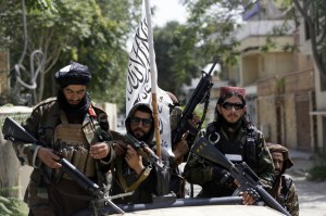 Taliban sweeps Afghanistan, seizing Kabul