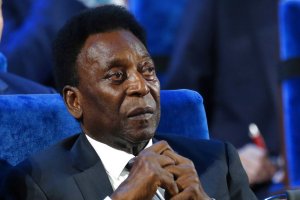 Pelé in ‘semi-intensive’ care, daughter says he’s doing well