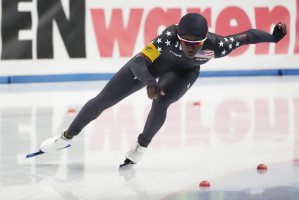 Two in a row: Erin Jackson wins another speedskating gold