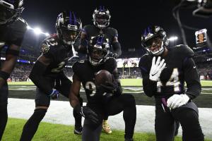 Ravens overcome turnovers, interceptions to escape with 16-10 win over Browns