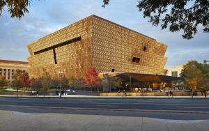 Smithsonian to End Mask Mandate, Expand Hours