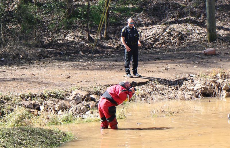 3 found dead in vehicle after Tuscaloosa floodwaters recede