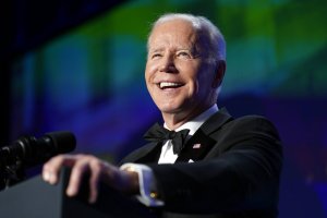 Biden roasts Trump, GOP, himself at correspondents’ dinner