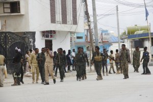 Gunmen storm hotel in Somali capital, leave 20 dead