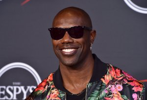 Terrell Owens posts video of confrontation with ‘Karen’ after she calls cops