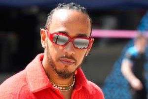 Hamilton cleared to race in Bahrain