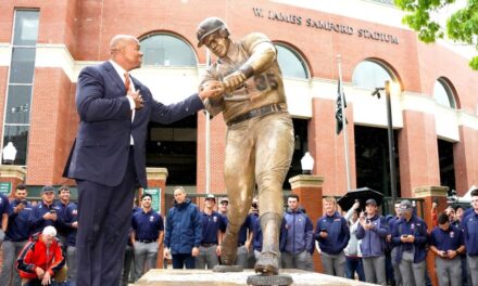 Auburn legend Frank Thomas ‘so humbled and grateful’ for new statue at Plainsman Park