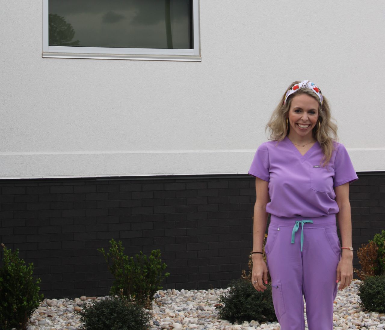 Meghan Carpenter stands outside of the emergency department at Washington County Hospital, a small hospital in southern Alabama that serves rural communities. Carpenter wants additional state support for rural physicians. Savannah Tryens-Fernandes/AL.com