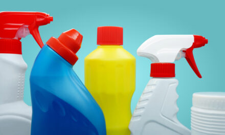 7 Cleaning Products You Should NEVER Mix