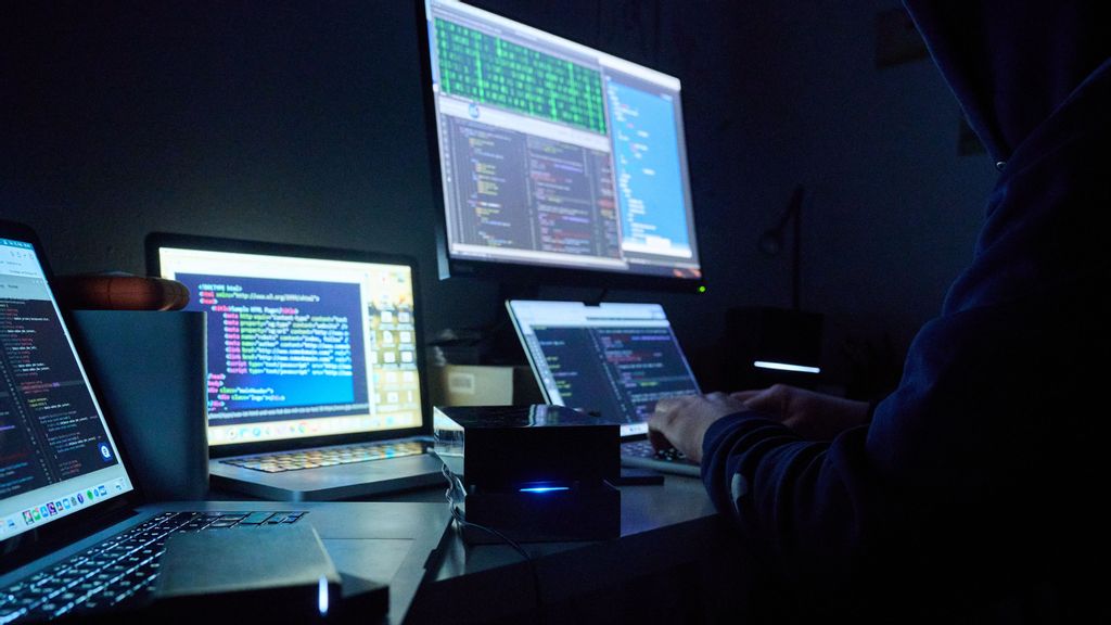 strongFictitious html pages and hacker programs are seen on screens while a man has his hands on the keyboard. Perception Point, an Israeli cybersecurity firm, recently disclosed that it has discovered an extensive phishing campaign in Mexico that lasted for almost two years and claimed over 4,000 victims. ANNETTE RIEDLE/DPA/GETTY IMAGES/strong