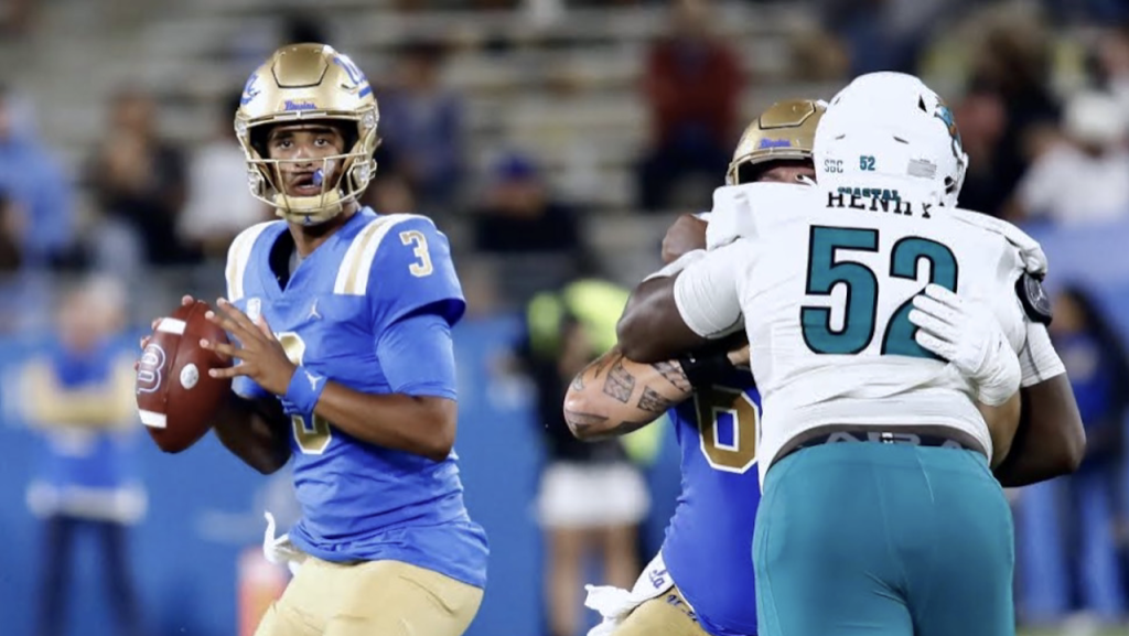 Quarterback Dante Moore makes his debut at UCLA