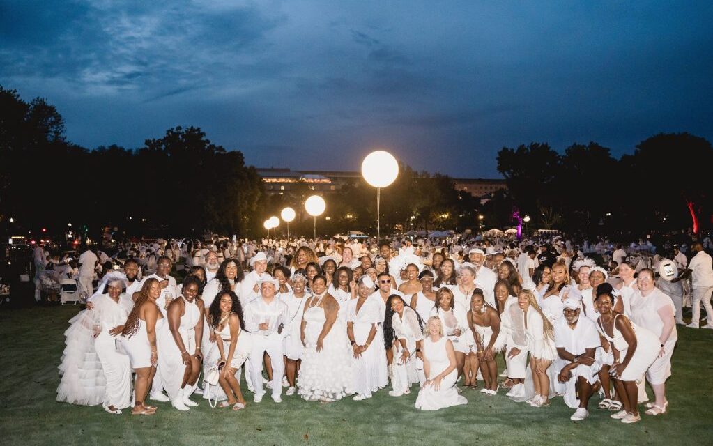 Le Diner en Blanc triumphs over rain, creates community