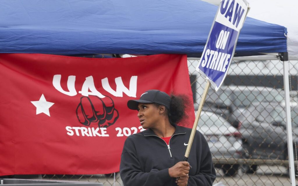 Strike Season: Kaiser Permanente and United Auto Workers unions picket for better pay and job security