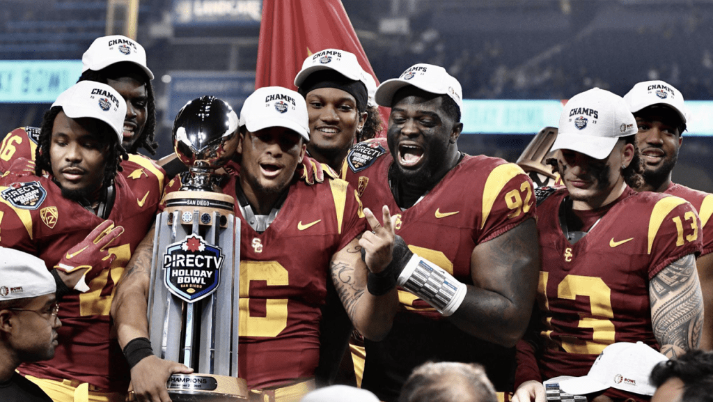 USC and Moss impressive over Louisville 42-28 in Holiday Bowl