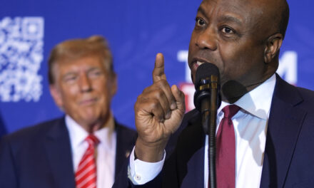 Tim Scott endorses Donald Trump ahead of New Hampshire Republican primary