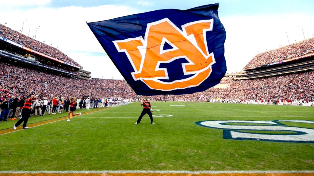 How much will Auburn pay new coordinators Charles Kelly and Derrick Nix?