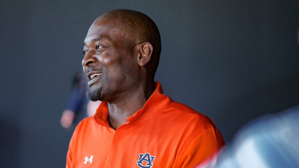 Auburn OC Derrick Nix on why Auburn, why now and coming behind Cadillac Williams