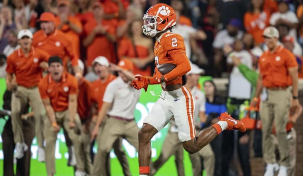 Ravens select Clemson cornerback Nate Wiggins in the first round of NFL Draft 