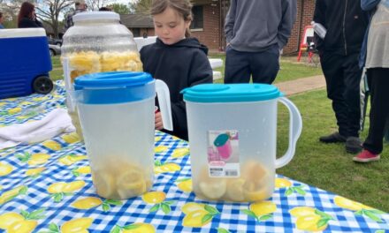 This Alabama 7-year-old started a lemonade stand to pay for her mother’s tombstone