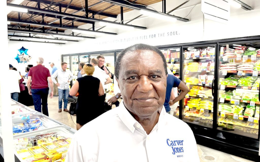 New supermarket opens, bringing fresh food and hope to a struggling Alabama steel town