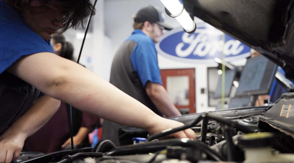 $400,000 in scholarships available for automotive manufacturing training