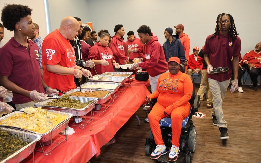 Men of Kappa Alpha Psi Fraternity host ‘Thanksgiving for All’ in West Baltimore