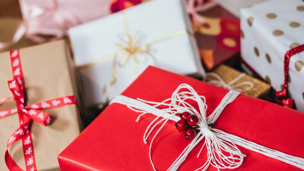 How to spend smarter this holiday season 