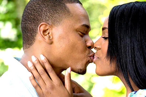 5 Diseases You Can Catch From Kissing