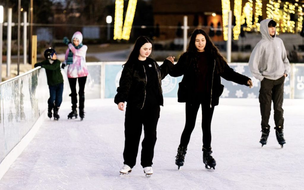 7 places to go ice skating in Alabama this holiday season