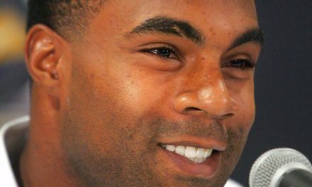 Baltimore Ravens legend Jamal Lewis brings fans together ahead of Super Bowl FanFest