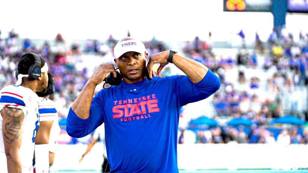 Chicago Bears to interview Eddie George for head coaching job