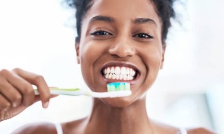 Should You Stop Rinsing After Brushing Your Teeth? What Dentists Have to Say