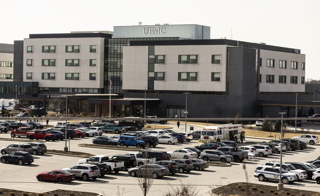 Pennsylvania hospital shooting leaves one officer dead, four staff members wounded