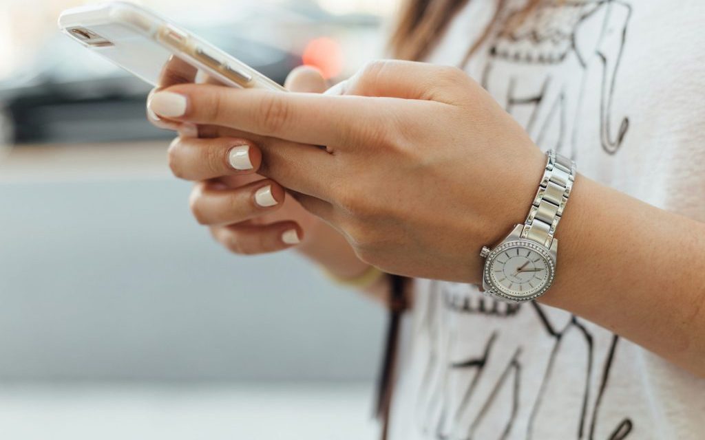 Proposed DC Council bill banning phones in school sparks online discourse 