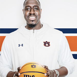 Larry Vickers leaves Norfolk State to take over Auburn women’s hoops