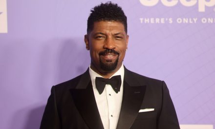 Comedian Deon Cole Recovering After Medical Emergency!