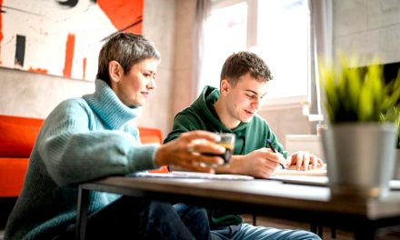 Social Security Checks at Risk for Seniors Behind on Student Loan Payments