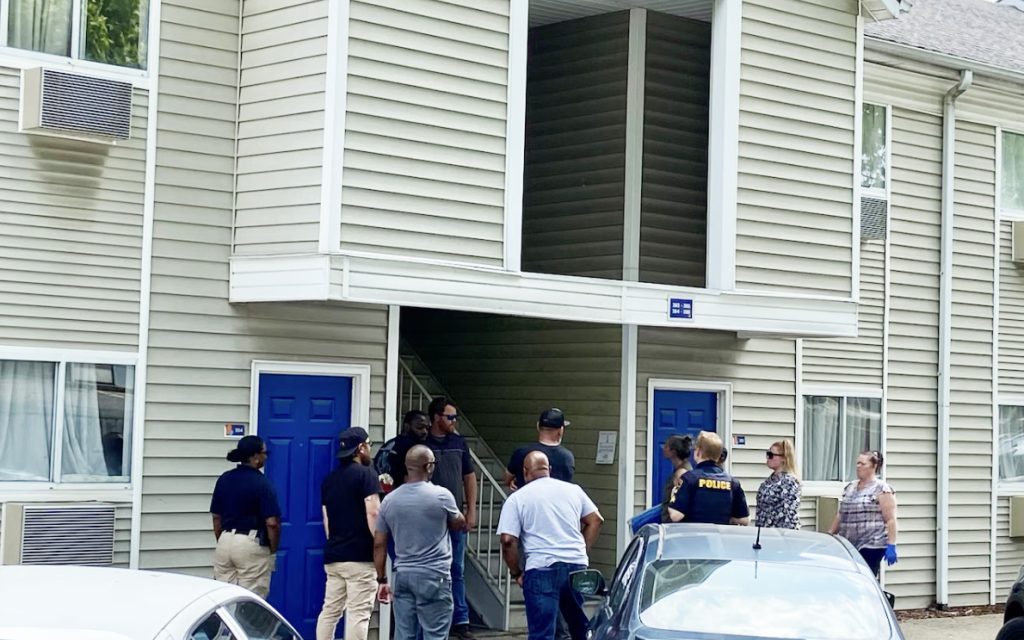 30-year-old man kills 34-year-old woman and then himself at Birmingham motel