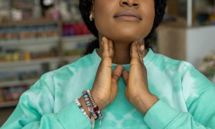 Thyroid Cancer Symptoms: 5 Sign You Need To Know
