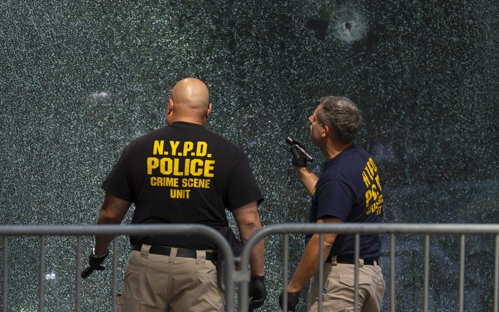 Gunman blames NFL, kills 4 in Manhattan office tower before taking own life