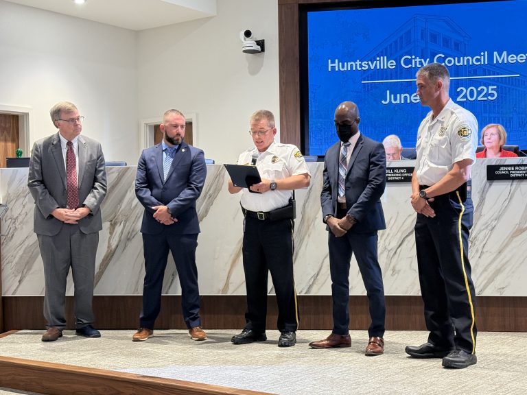 Blazing Courage: HPD Investigator Pulls Officer from Burning Patrol Car