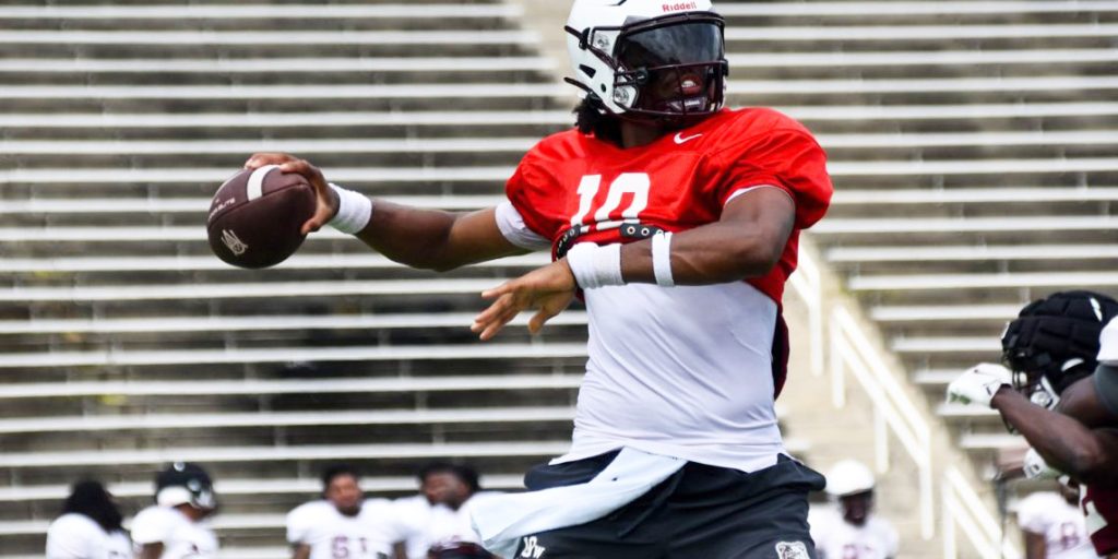Bulldogs Eye SEC Test After Electric Fall Scrimmage
