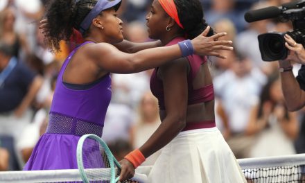 Naomi Osaka defeats Coco Gauff at the US Open to reach her first major quarterfinal since 2021