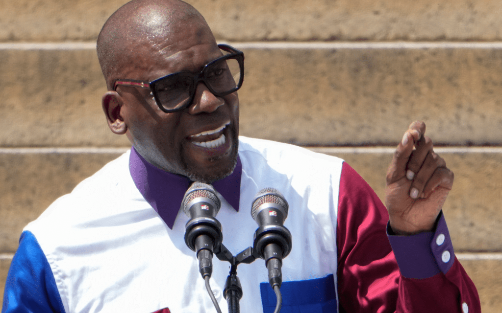 Pastor Jamal Bryant launches digital protest of Dollar General