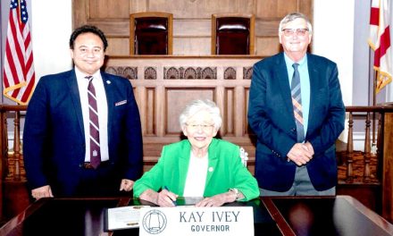 El-Dweik Attends Governor’s Signing for Alabama Extension Week