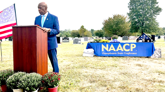 Marsh Honors Six Triple Eight Heroine at Military Grave Dedication